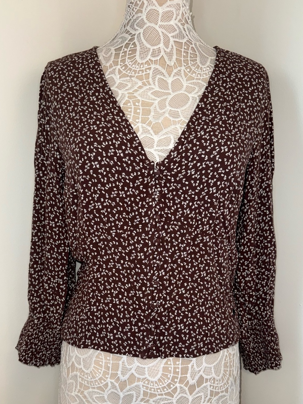 NWT Abercrombie & Fitch large brown designed shirt.